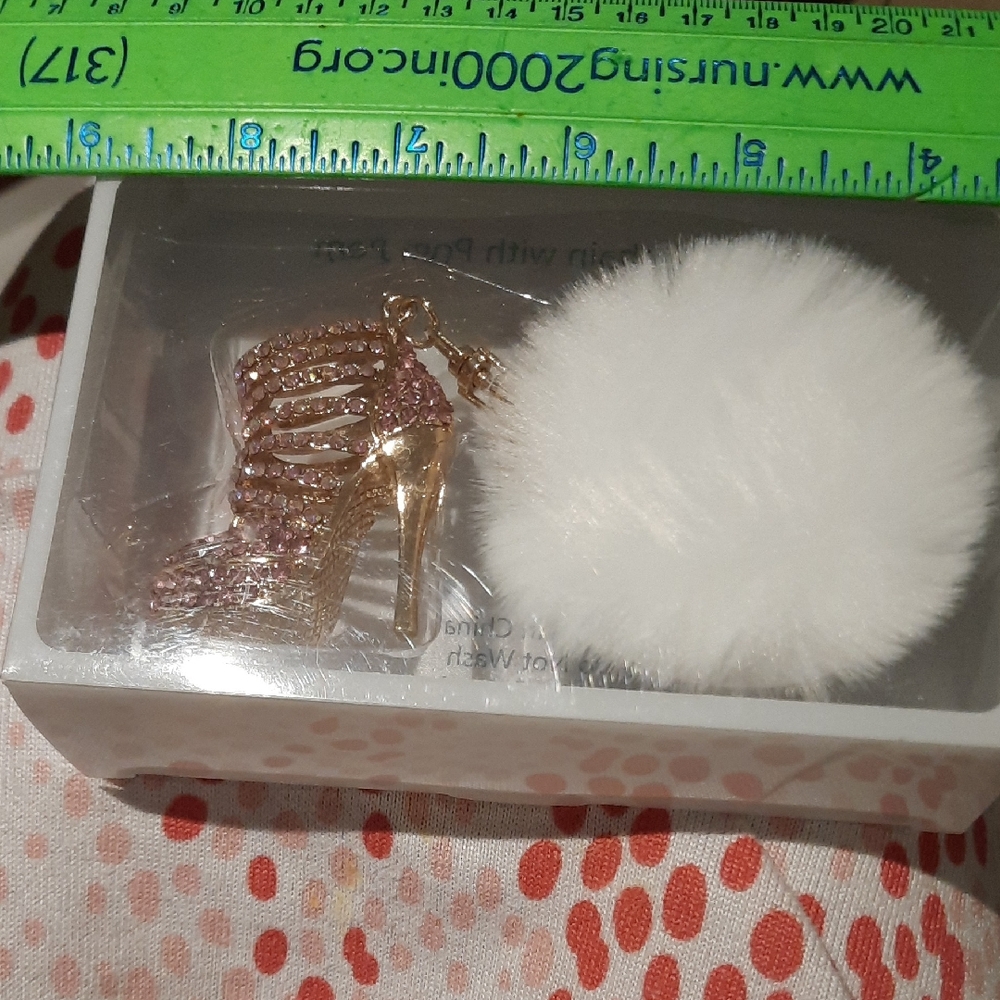 NWT SEXY ROSE GOLD BLINGED OUT STILETTOS KEYFOB KEYCHAIN WHITE FLUFFY POMPOM